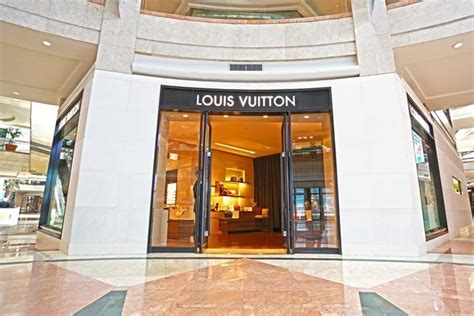 louis vuitton senayan.